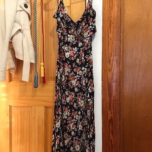 Lulu’s Floral maxi dress size medium
